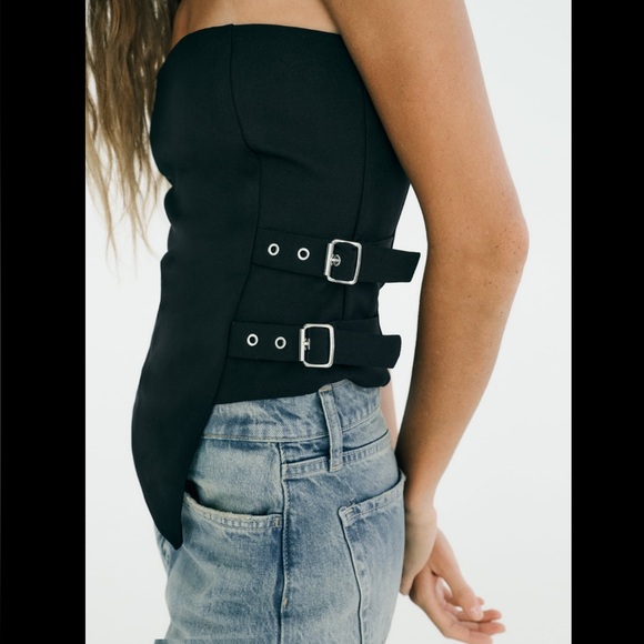 STRAPLESS BUCKLE TOP - Picture 4 of 8